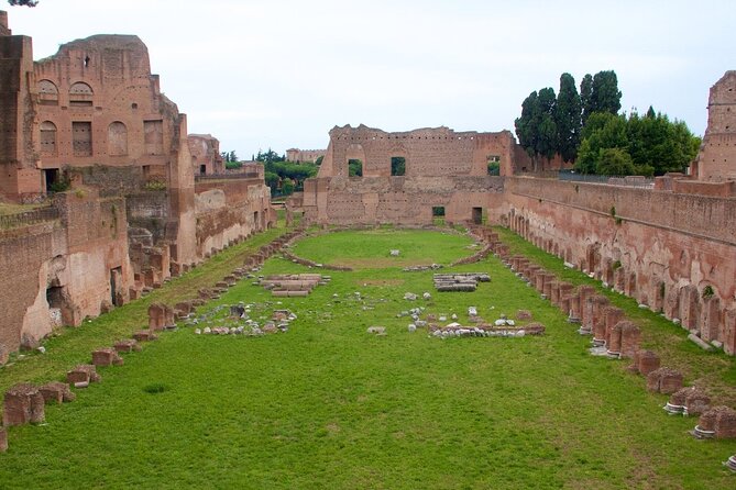 Rome: Colosseum Access with Official AI App & Arena Option - Colosseum stop: where the gladiator drama lives on