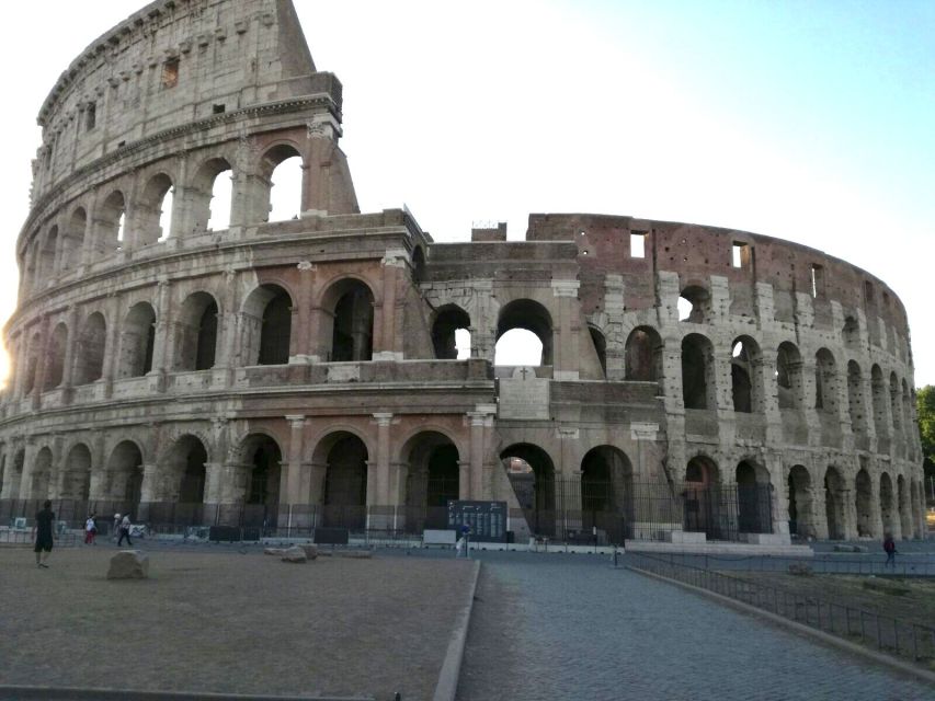 Rome: Colosseum and Palatine Hill Guided Walking Tour - Skip-the-line Colosseum entry and your guided arena walkthrough