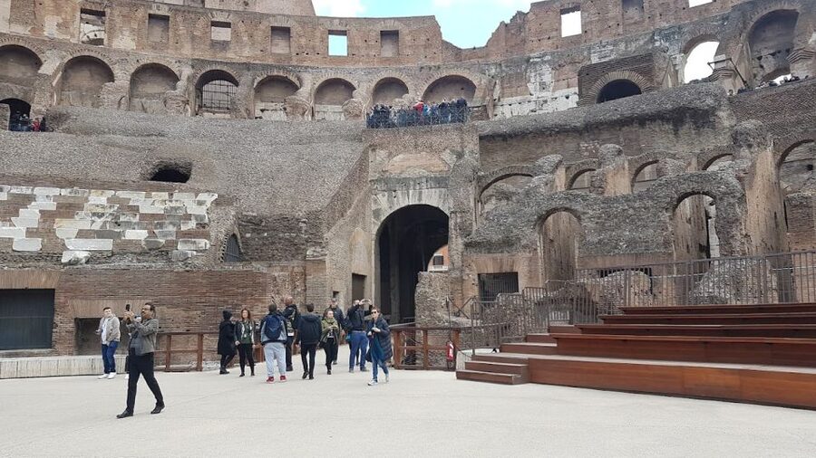 Rome: Colosseum Arena and Ancient Rome Guided Tour - Finding the Meet-Up Point at Colosseo Metro (Largo Gaetana Agnesi)