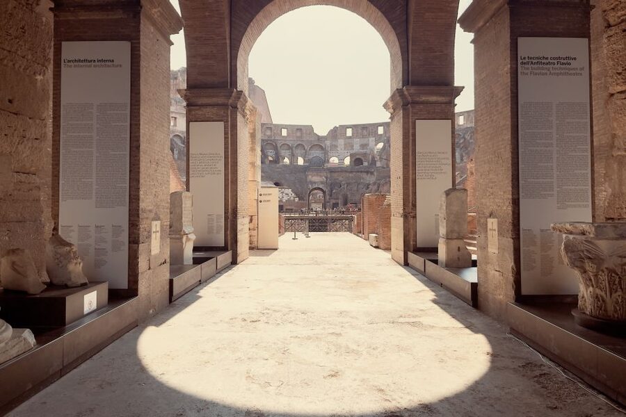 Rome: Colosseum, Arena Floor & Ancient Rome Tour - Meeting point and how to actually find your group
