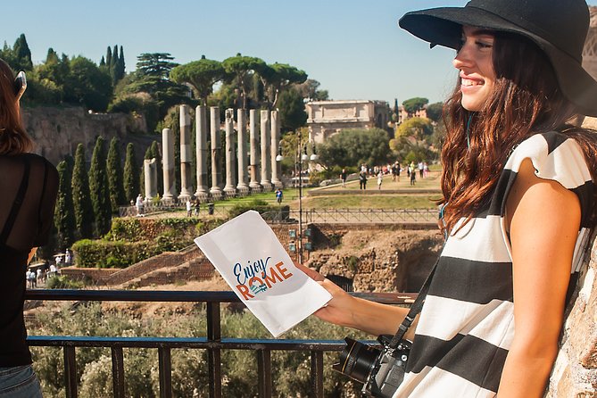 Rome: Colosseum Arena Floor, Roman Forum and Palatine Hill Tour - Pace, Audio Sets, and Guide Styles That Change Everything