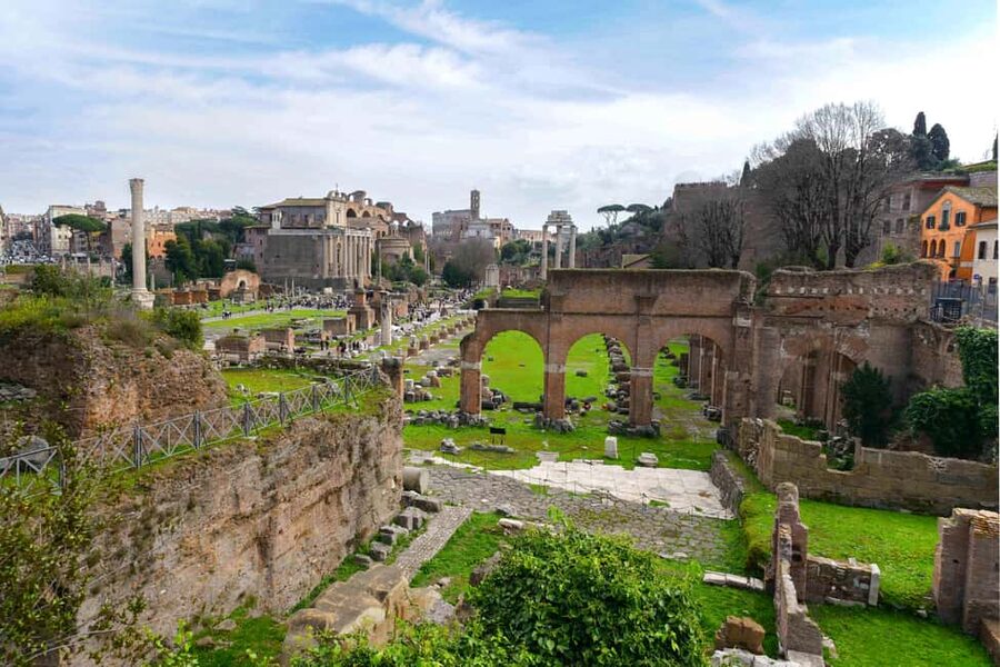 Rome: Colosseum Arena, Forum & Palatine Hill Guided Tour - Palatine Hill: Villas, Views, and Rome’s Founding Myth in One Place