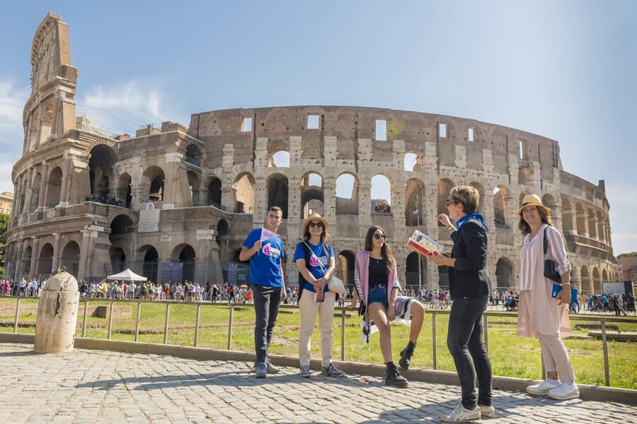 Rome: Colosseum Experience with Host and Audio Guide - Palatine Hill and the best Rome-over-Rome views