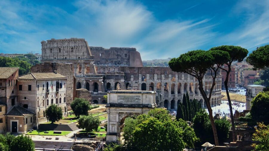 Rome: Colosseum, Forum, Palatine with Breakfast or Aperitif - Check-in at TOURISTATION ARACOELI and the multimedia warm-up