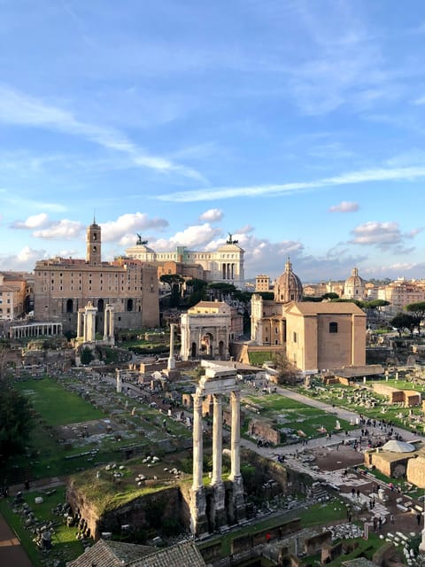 Rome: Colosseum, Forum, Palatine with Breakfast or Aperitif - Palatine Hill: the legend and the imperial address