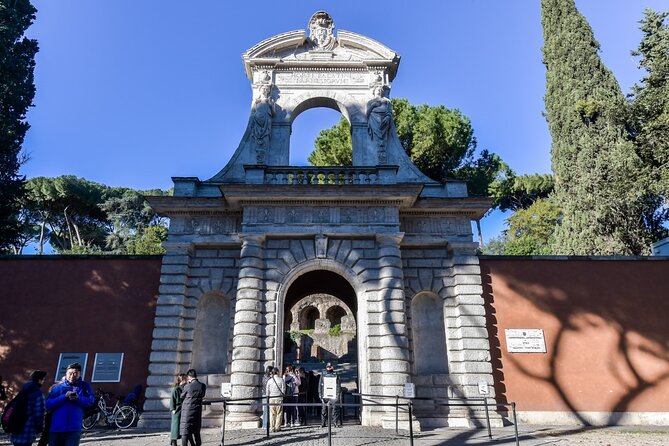 Rome: Colosseum, Palatine Hill and Roman Forum Tour - Group size, headsets, and the pacing reality