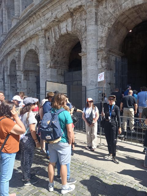 Rome: Colosseum, Palatine Hill, & Roman Forum Walking Tour - Palatine Hill: Short Climb, Big City Views