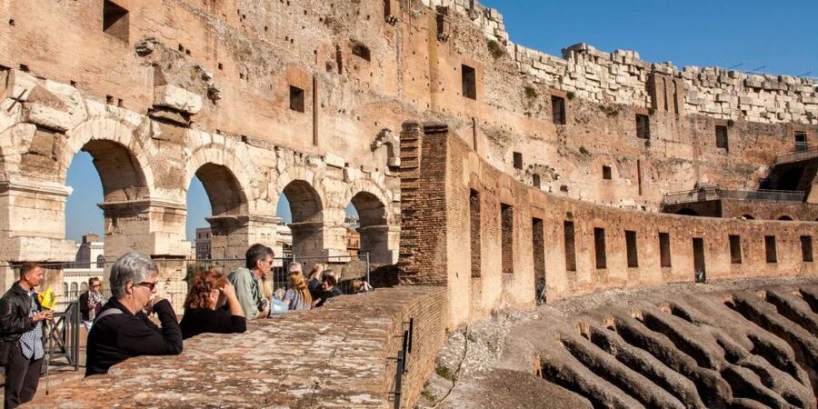 Rome: Colosseum, Palatine & Roman Forum Tour w/Entry Ticket - The First Level: Gladiator Battles and Roman Social Order