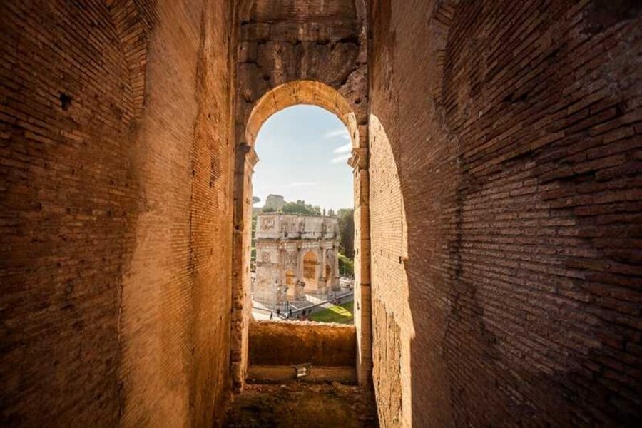 Rome: Colosseum, Palatine & Roman Forum Tour w/Entry Ticket - Entering The Colosseum With Priority Access