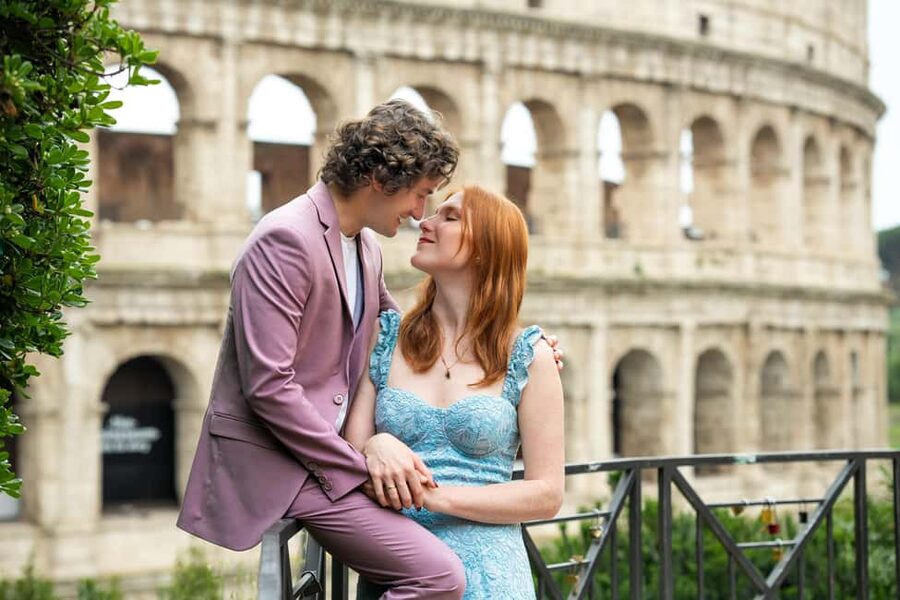 Rome: Colosseum Photoshoot – Private Session - Posing help that works for solo travelers, couples, families, and proposals