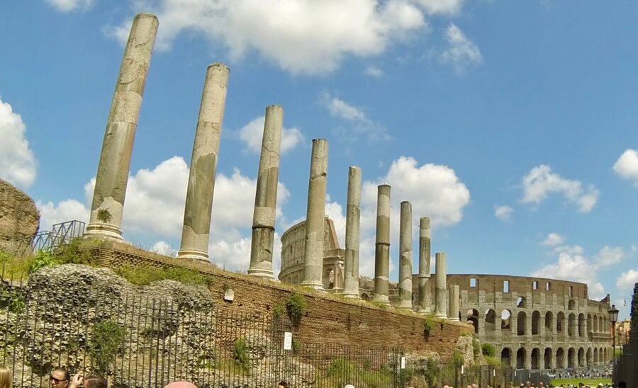 Rome: Colosseum, Roman Forum, and Palatine Hill Tour - Entering the Colosseum: Reserved Access and a Clear Narrative