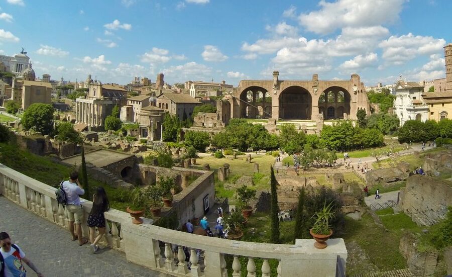 Rome: Colosseum, Roman Forum, and Palatine Hill Tour - Guide Style, Headsets, and Handling Questions