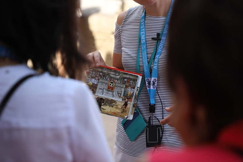 Rome: Colosseum & Roman Forum Guided Tour - Roman Forum and Sacred Road: where power and daily life mixed