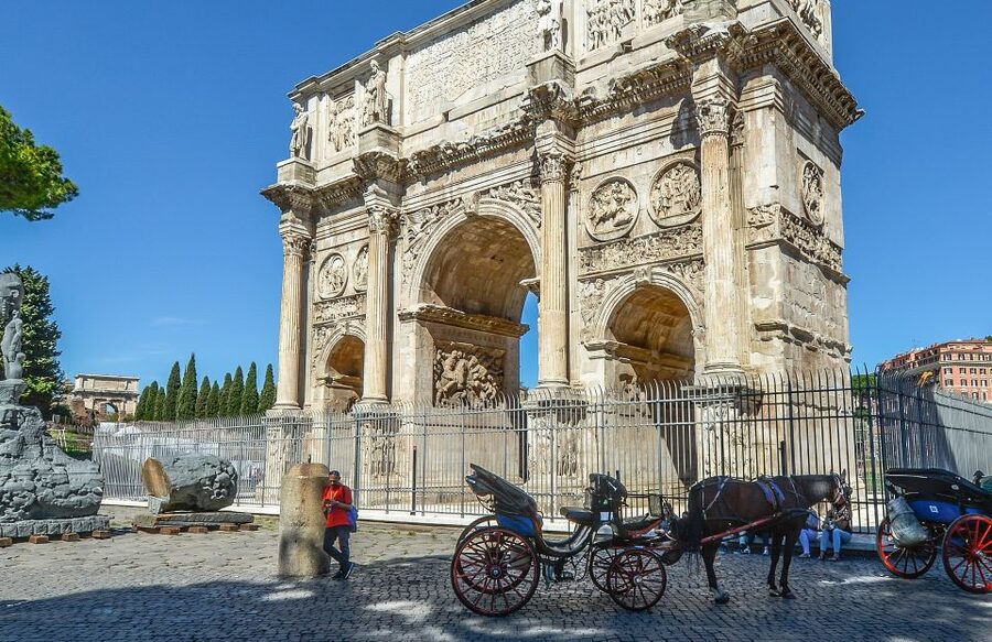Rome: Colosseum, Roman Forum & Trajan's Market Exterior Tour - Quick hits before you go