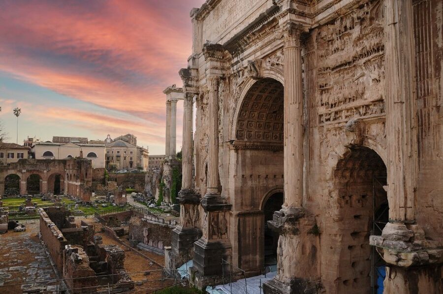 Rome: Colosseum, Roman Forum & Trajan's Market Exterior Tour - Forum Julius Caesar and Palatine Hill: the power story behind the stones