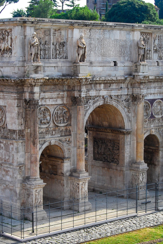 Rome: Colosseum Tour with Gladiator's Arena Option and Forum - What the small-group setup feels like