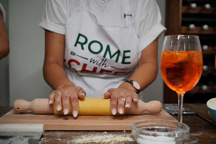 Rome Cooking Class: Make Pasta and 3 Spritz Cocktails - Carbonara vs. Cacio e Pepe: Choosing Your Sauce
