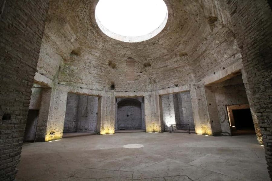 Rome: Domus Aurea Guided Tour and Virtual Reality Experience - Roman painting and concrete: the science and art behind the spectacle