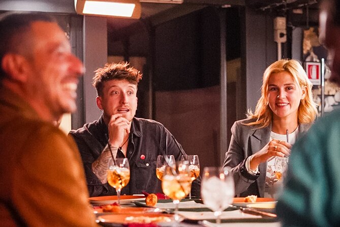 Rome: Drunken History Rome - Love Stories, Drinks & Pizza - Where you meet and how the 7:00 pm plan works