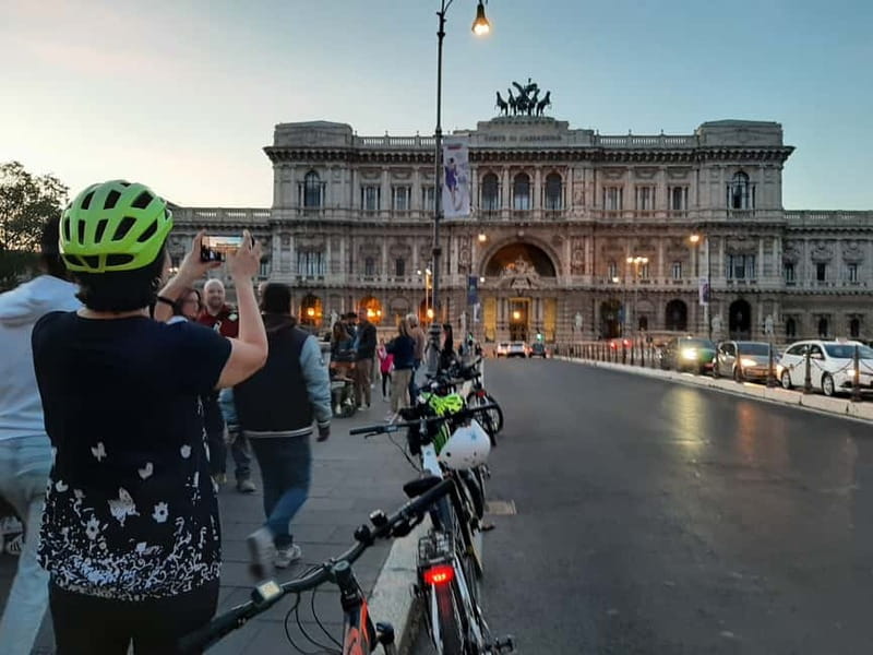 Rome: E-Bike Sunset Tour with Pizza Option - Riding Rome on an e-bike: easy effort, real street skills