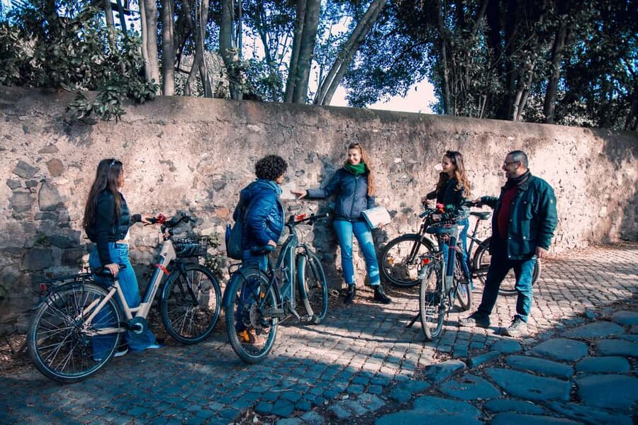 Rome: E-Bike Tour of Appia Antica, Aqueducts, and Caffarella - Starting at Circus Maximus and getting rolling comfortably