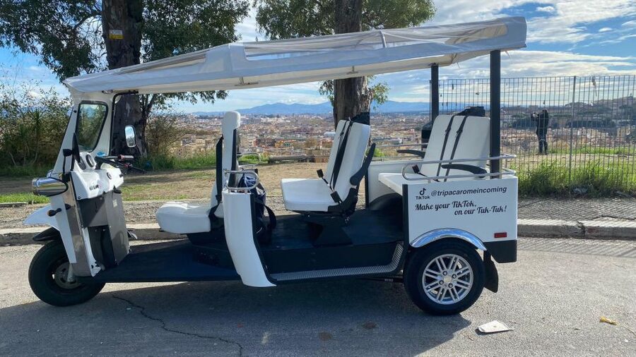 Rome E-Tuk Private Tours - The ride: panoramic views, driver help, and weather gear