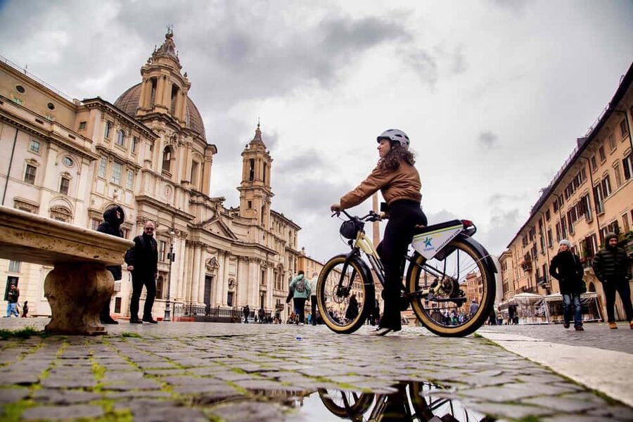 Rome: Early Morning E-Bike Tour - The 3D visor experience: how it changes what you see