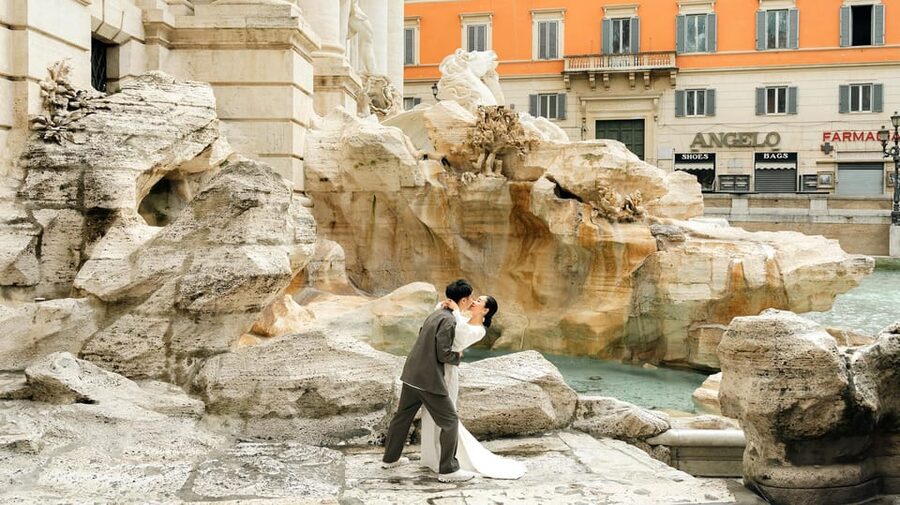 Rome: Early Morning Private Photoshoot at Iconic Landmarks - Spanish Steps: The Staircase Look, but Shot Like a Portrait Session