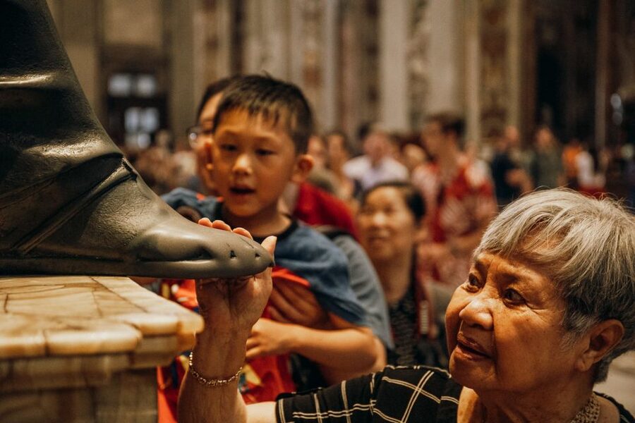 Rome: Early-Morning Vatican Museums and Sistine Chapel Tour - Sistine Chapel: The Michelangelo Primer, Then Your Eyes Do the Rest