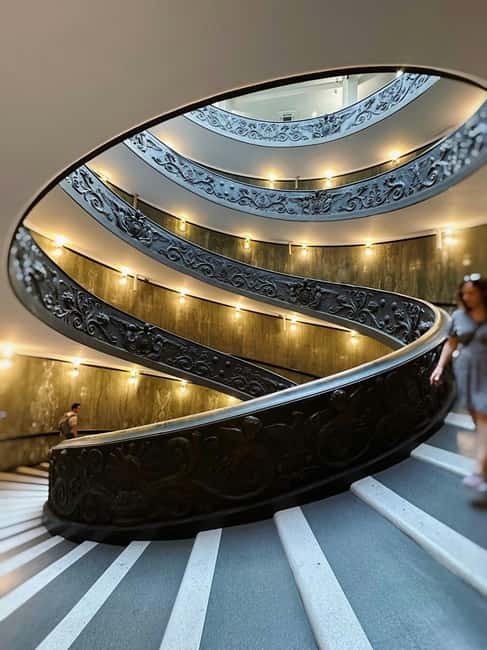 Rome: Entry Tickets to the Vatican Museum and Sistine Chapel - Cortile del Belvedere: The Courtyard That Sets the Tone