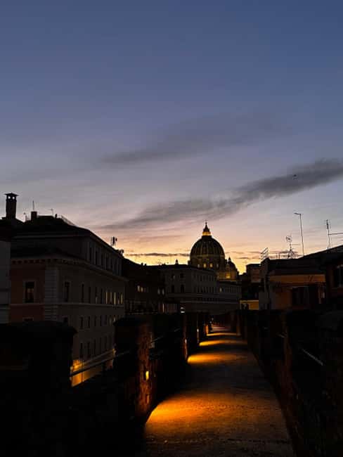Rome: Evening Tour of Passetto di Borgo and Audio Guide App - After-hours Passetto: why night makes this corridor click