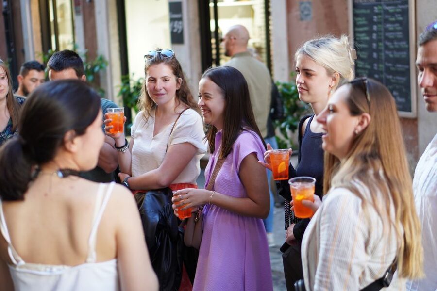 Rome: Evening Walking Tour with Cocktails and Local Guide - Logistics that affect your comfort (and how to handle them)