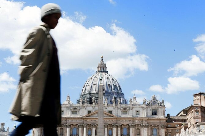 Rome: Exclusive Private Golf Cart Tour - Via Cancellieri to Piazza Navona: Rooftop Views and Baroque Street Drama