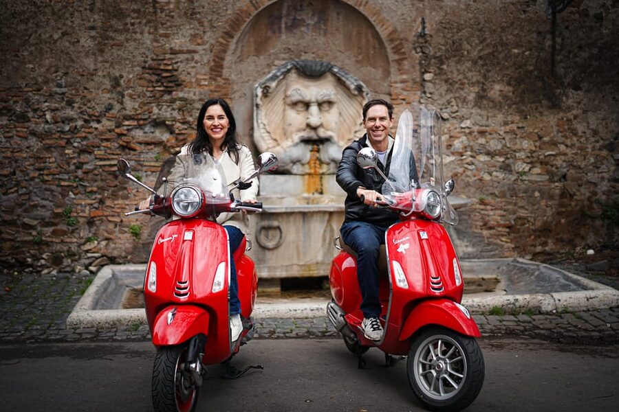 Rome: Explore the City by Vespa with an Optional Photoshoot - Circus Maximus and Trastevere: Rome’s texture from the moving route