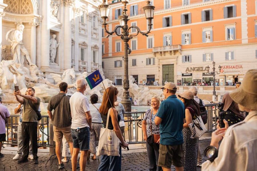 Rome: Explore the City in Comfort on a Guided Golf Cart Tour - Trevi Fountain Photo Time (and the Lower-Level Shortcut Some Guides Use)