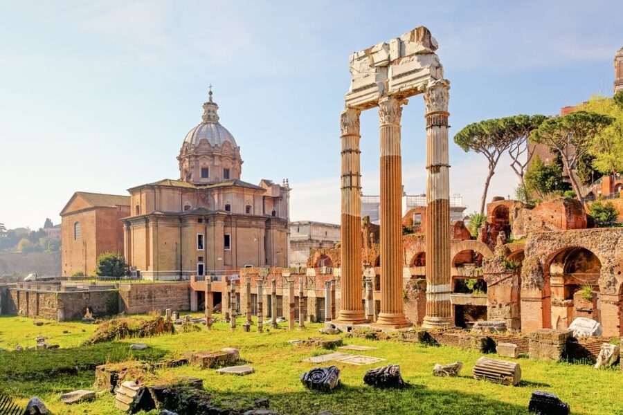 Rome: Explore the Colosseum and Roman Forum, Half-Day Tour - Meeting at Hotel Forum and settling into the route