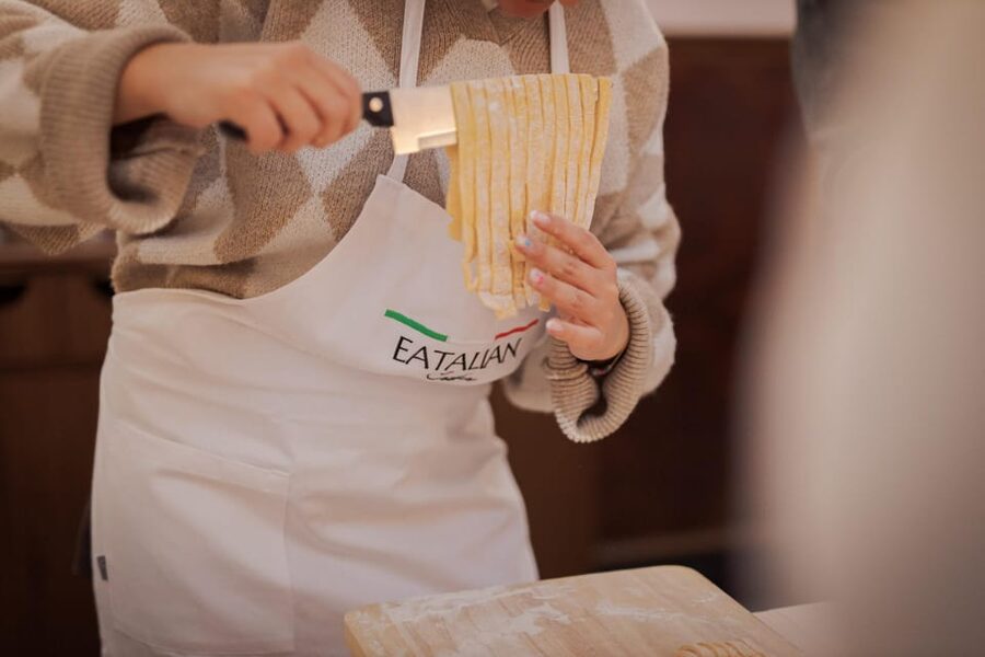 Rome: Fettuccine Pasta Cooking Class in Rome's City Center - Where you meet: Ristorante Tucci, then follow the staff