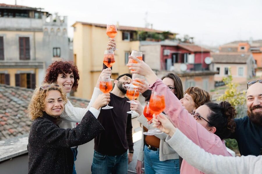 Rome: Food Tour of the Historic Center with Rooftop Spritz - Key things you’ll notice