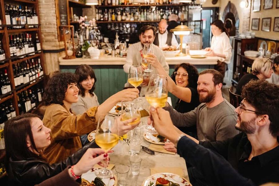 Rome Food Tour: Trastevere Aperitivo, Wine & Pasta Dinner - Why Trastevere is the right neighborhood for this kind of night