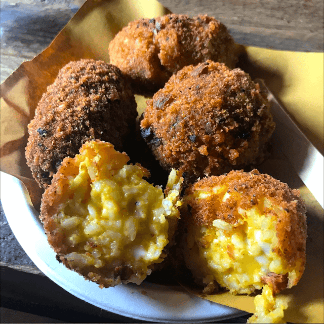 Rome Food & Wine Tour by Golf Cart: taste and explore - Best Pastry Bar 2021 breakfast: the croissant moment that sets the bar