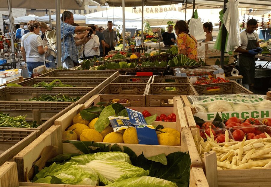 Rome: Food & Wine Tour of Campo de Fiori, Ghetto, Trastevere - Trastevere pasta tasting and gelato: the finish that teaches you how to choose