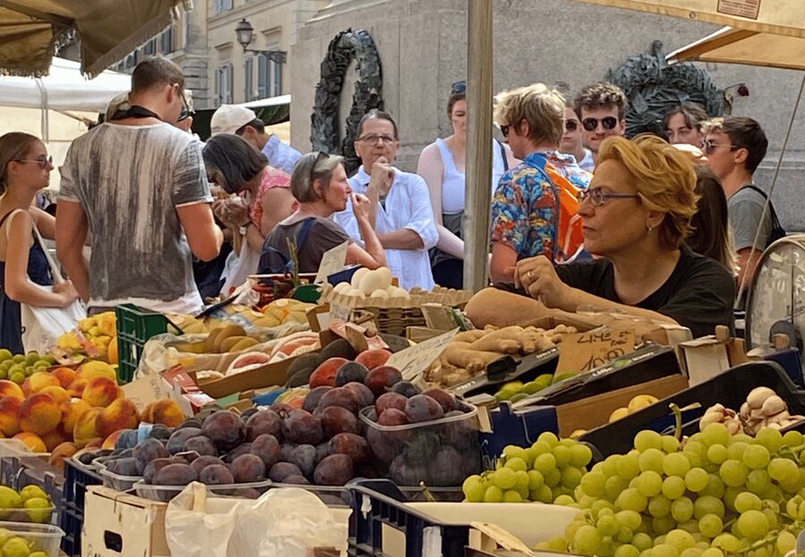 Rome: Food & Wine Tour of Campo de Fiori, Ghetto, Trastevere - Campo de Fiori Market: where pizza bianca makes perfect sense