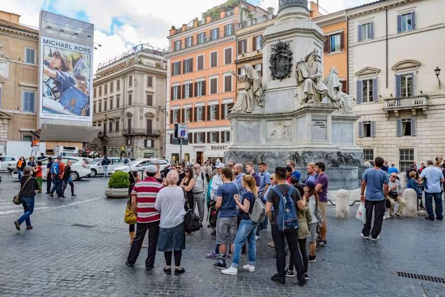 Rome: Fountains and Squares Small-Group Walking Tour - Trevi Fountain ending: coin toss, crowd reality, and a smart way to finish