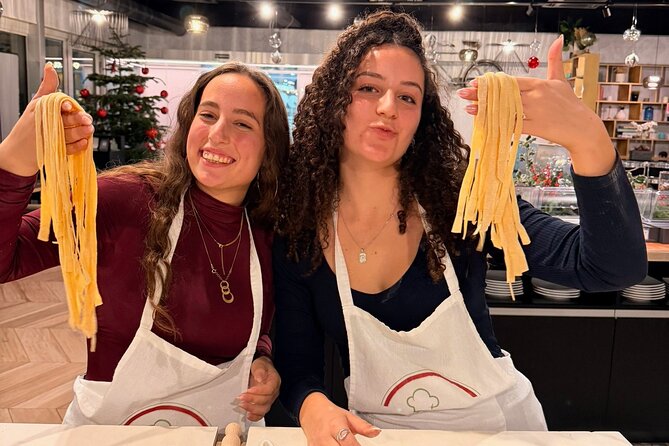 Rome Fresh Pasta & Tiramisu Cooking Class near Piazza Venezia - Meeting at Via del Plebiscito 104 and getting set up fast