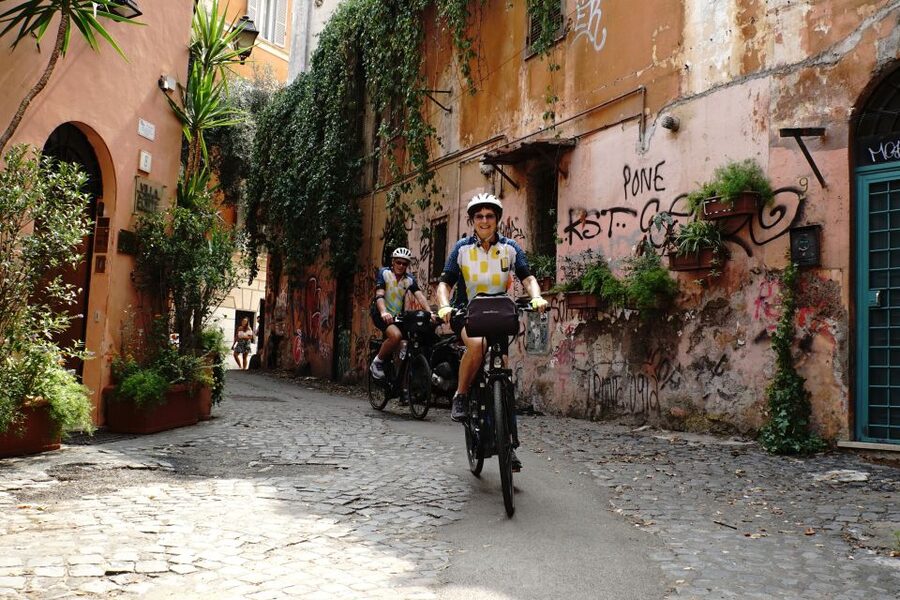 Rome: Full-Day Guided Tour by E-Bike with Lunch Included - Trevi, Spanish Steps, and Piazza del Popolo on a bike route