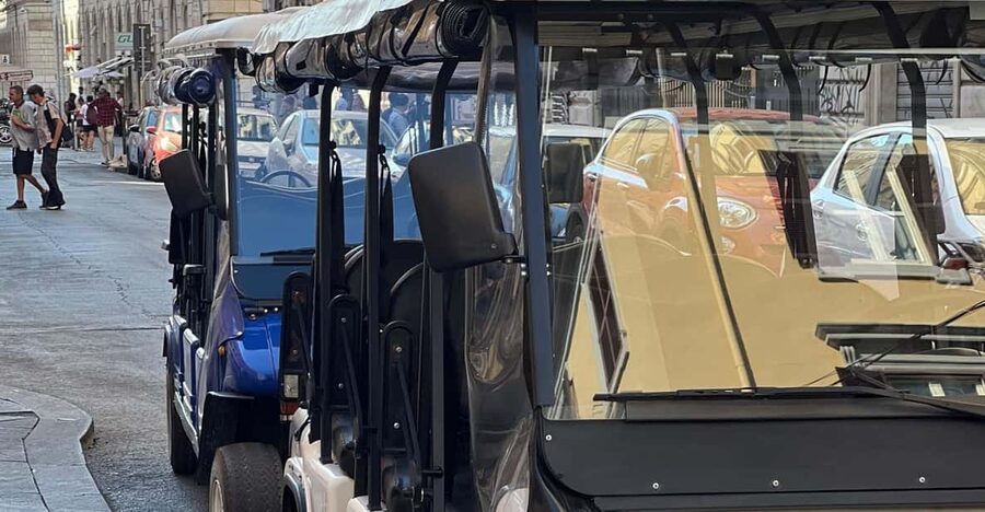 Rome: Golf Cart Big group Tour - Giardino degli Aranci: orange garden views and a slow photo moment