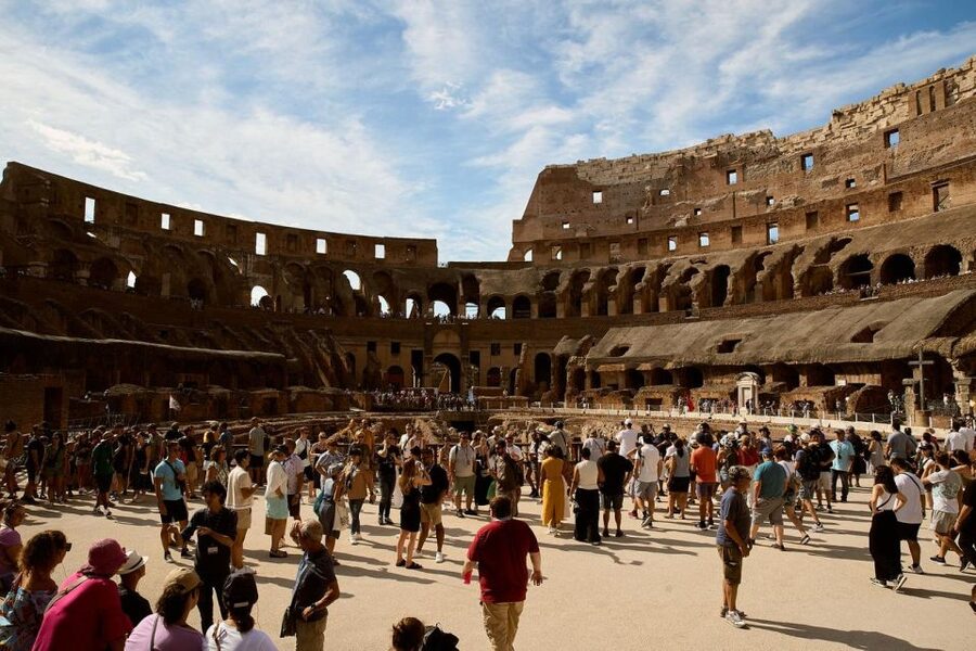 Rome: Guided Colosseum Arena & Forum Experience - Meeting at Piazza Venezia: Towns of Italy Hub vs Arch of Constantine