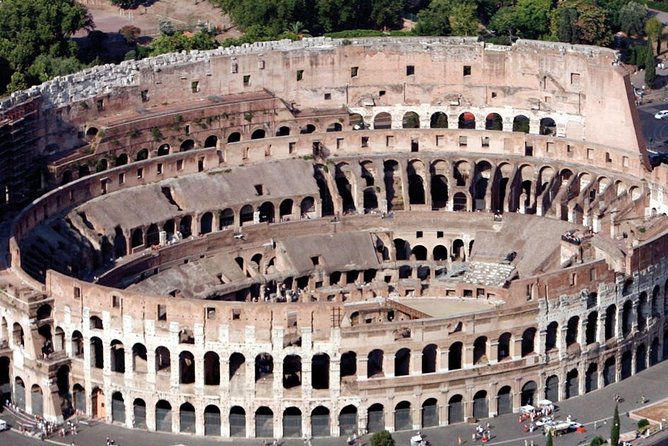 Rome: Guided Group Tour of Colosseum, Roman Forum & Palatine Hill - Entering the Colosseum: Guaranteed Entry and the Reality Check on Security