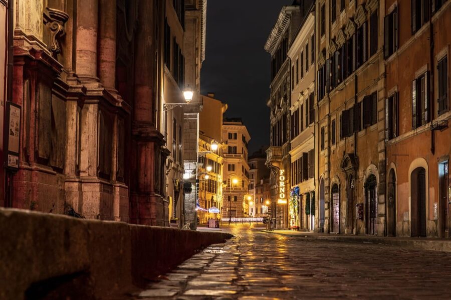 Rome: Guided Haunted Rome Ghost Tour with Dowsing Rods - Fountain of the Mask and Piazza Farnese: The Scary Interlude Stops