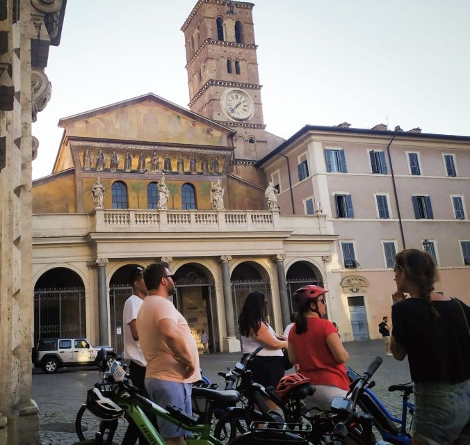 Rome :guided night e-bike tour with typical ice-cream - Gelato stop near the Pantheon: Giolitti’s timing is the smart part